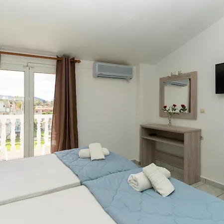 Alex Apartahotel