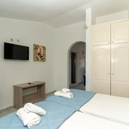 Alex Apartahotel *