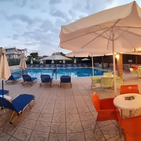 Alex Apartahotel