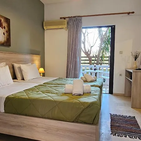 Alex Apartahotel *